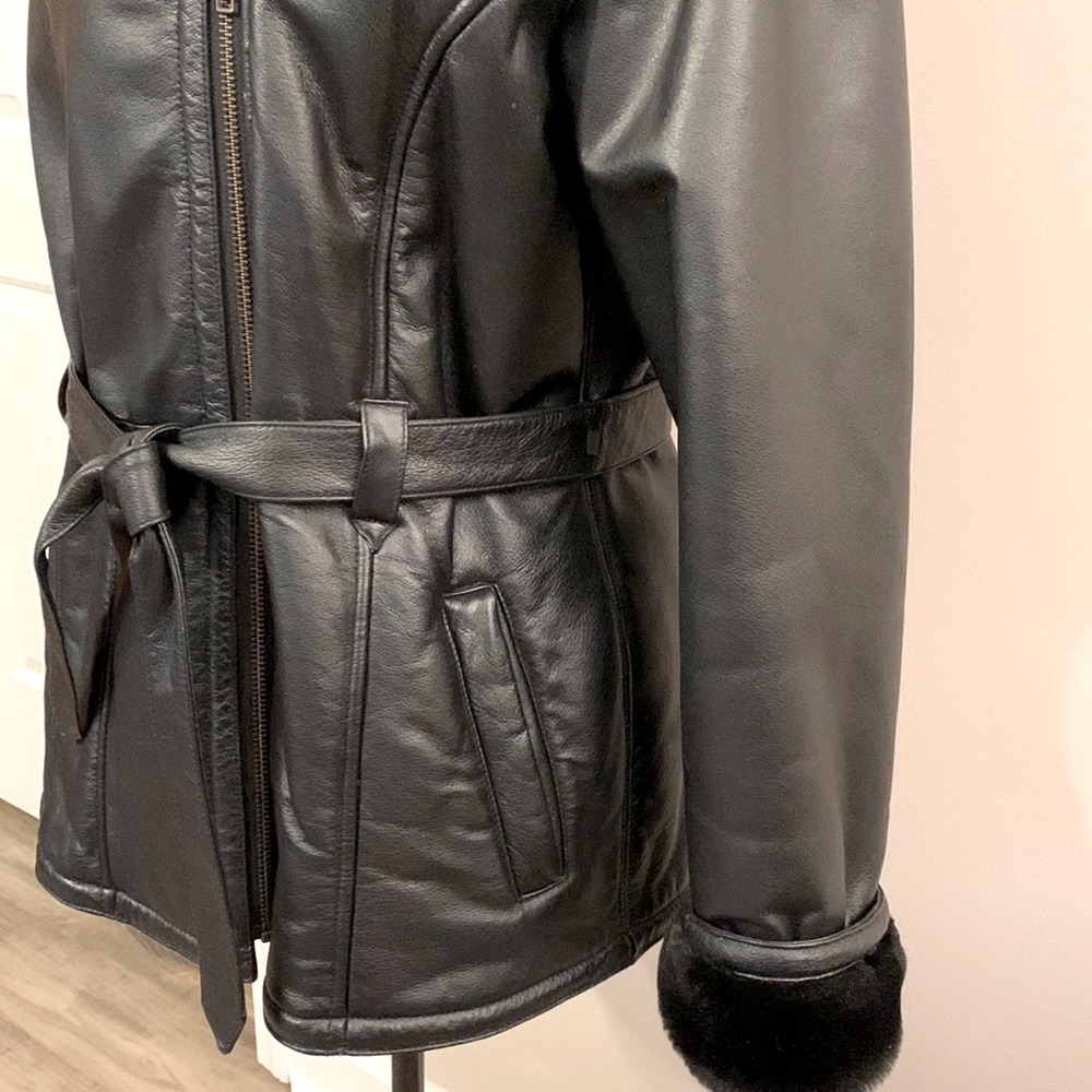 Like new Wilson’s leather coat - Picture 6 of 14